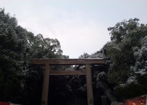 熱田神宮の東門にある鳥居です